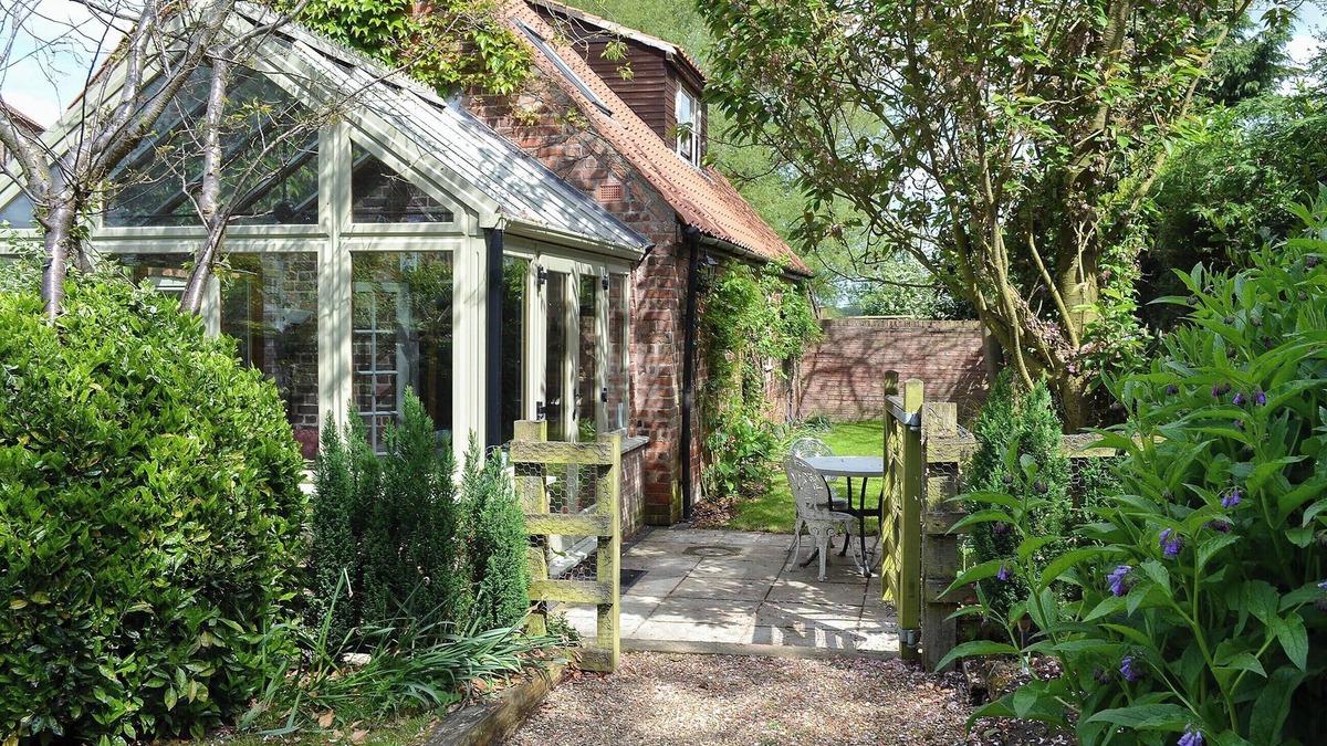 Storwood Cottage | 3 bedroom accommodation in Bielby, near York
