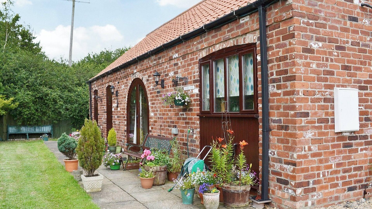 Storwood Cottage | 3 bedroom accommodation in Laytham, near York
