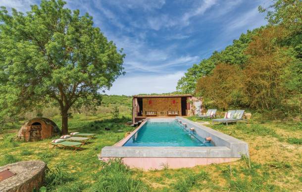 Alia House | 3 bedroom accommodation in Alia PA