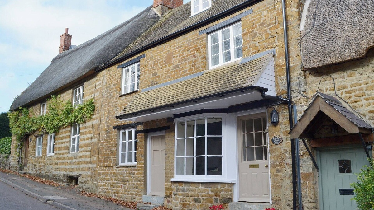 Hook Norton Cottage | 3 bedroom accommodation in Hook Norton, near Chipping Norton