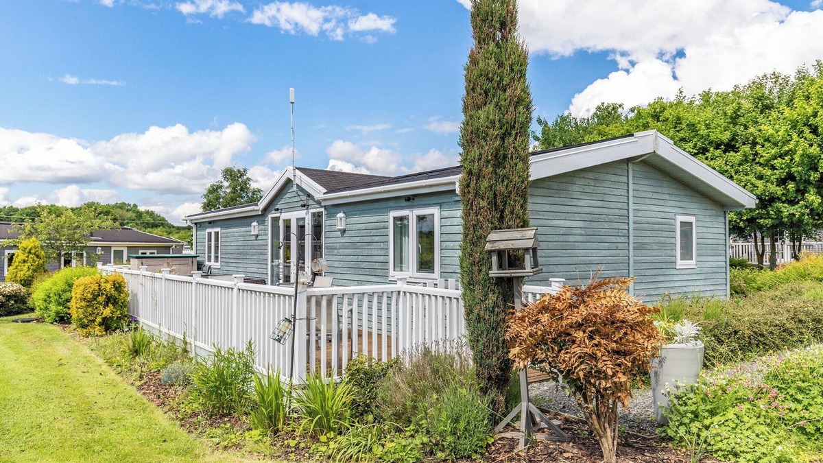 Hundall Cottage | 3 bedroom accommodation in Derby