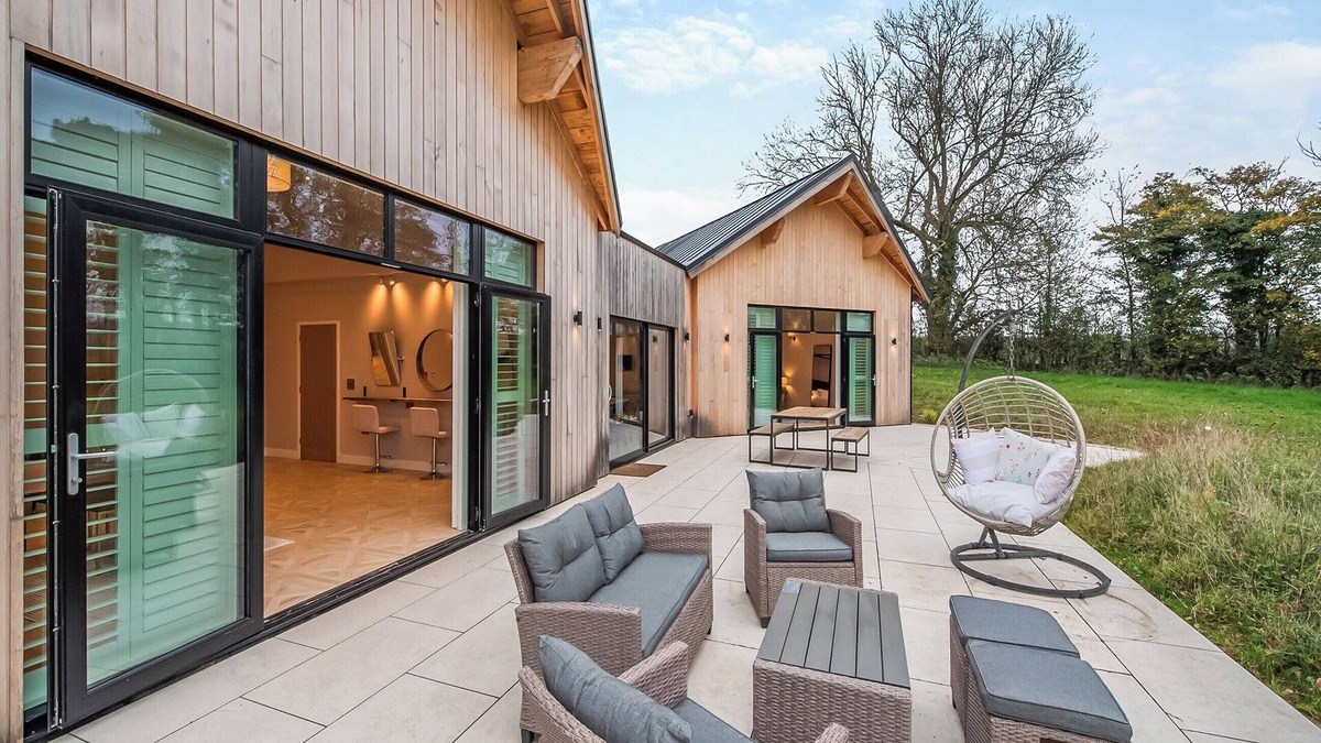 Farringdon Cottage | 3 bedroom accommodation in Exeter