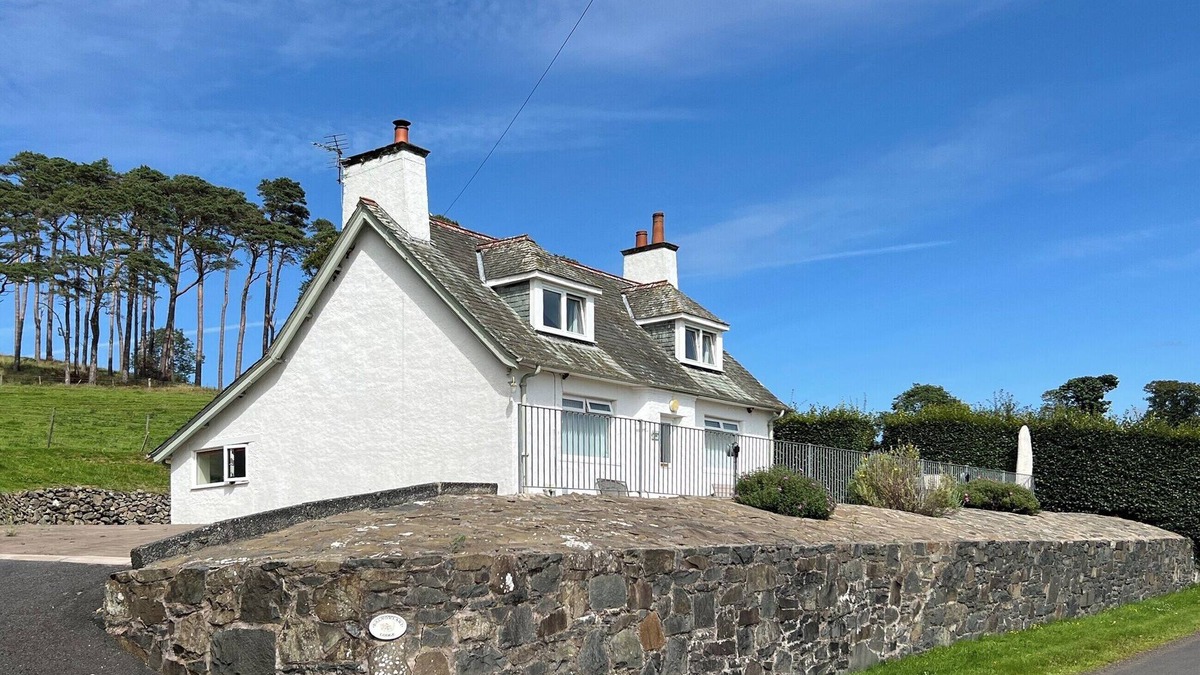 Ballantrae Cottage | 3 bedroom accommodation in Ballantrae, near Girvan