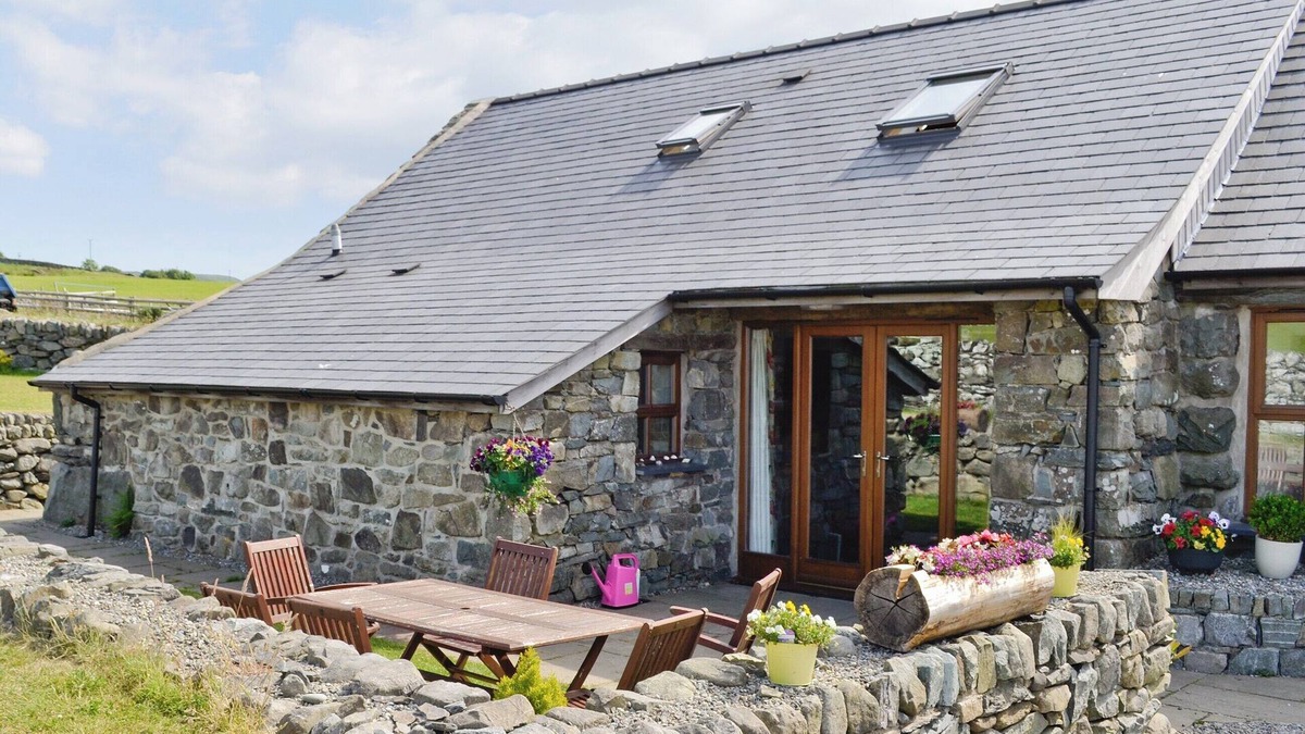 Harlech Cottage | 3 bedroom accommodation in Llanfair, near Harlech