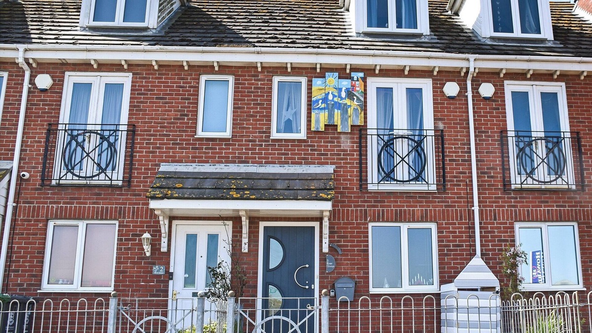 Hopton Cottage | 3 bedroom accommodation in Gorleston-on-Sea, near Great Yarmouth