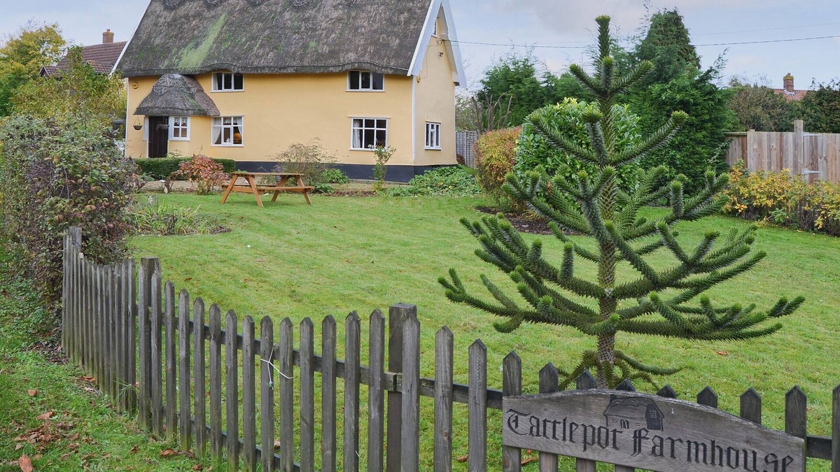Pulham Market Cottage | 3 bedroom accommodation in Pulham Market, near Diss