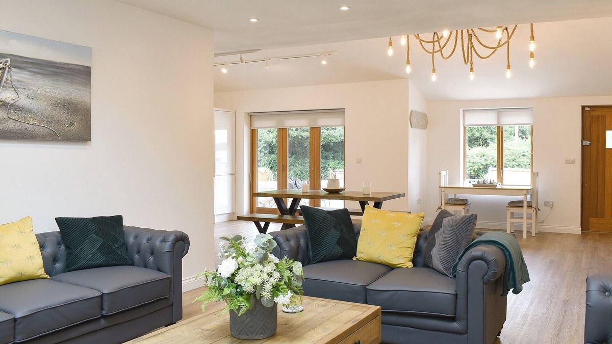 Irby Cottage | 3 bedroom accommodation in Greasby, Wirral