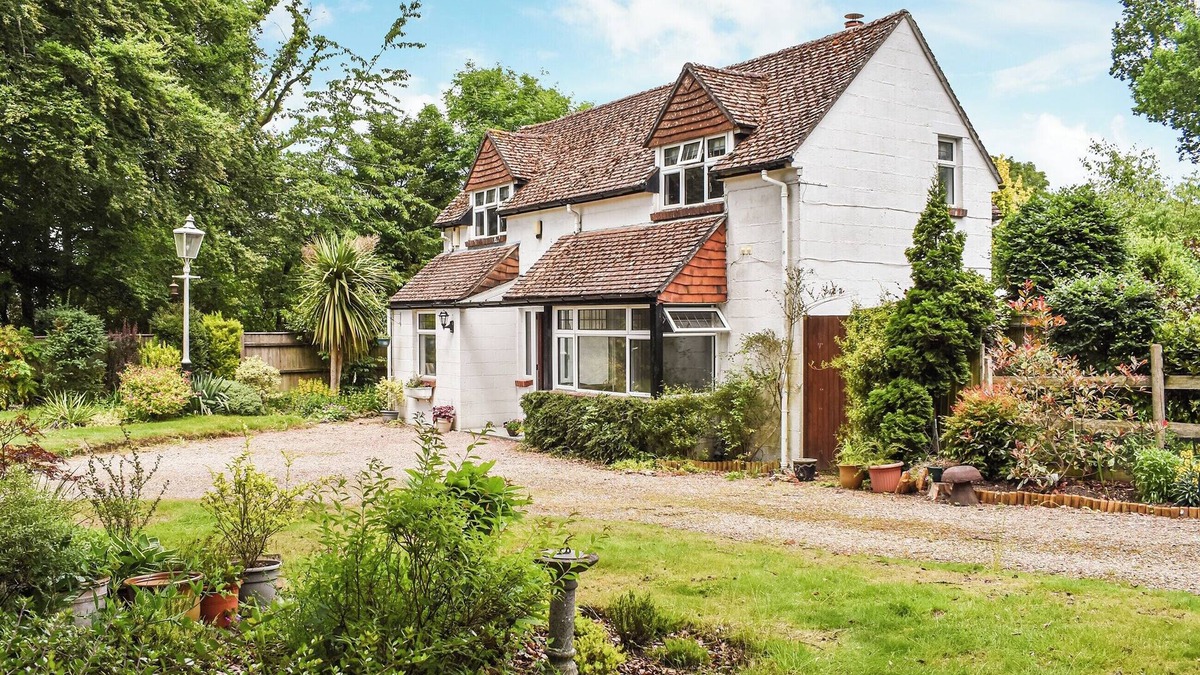 New Forest District Cottage | 3 bedroom accommodation in Woodgreen, Fordingbridge