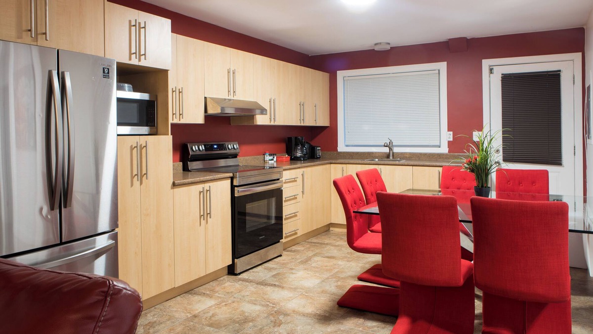 Mauricie Apartment | 3-BEDROOM ALL-INCLUSIVE APARTMENT IN THE HEART OF EVERYTHING