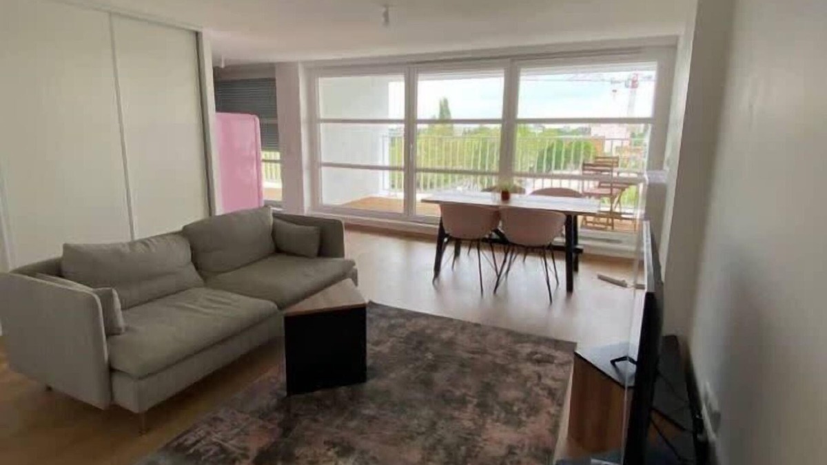 Vauban Apartment | 3 bedroom apartment - cathedral view