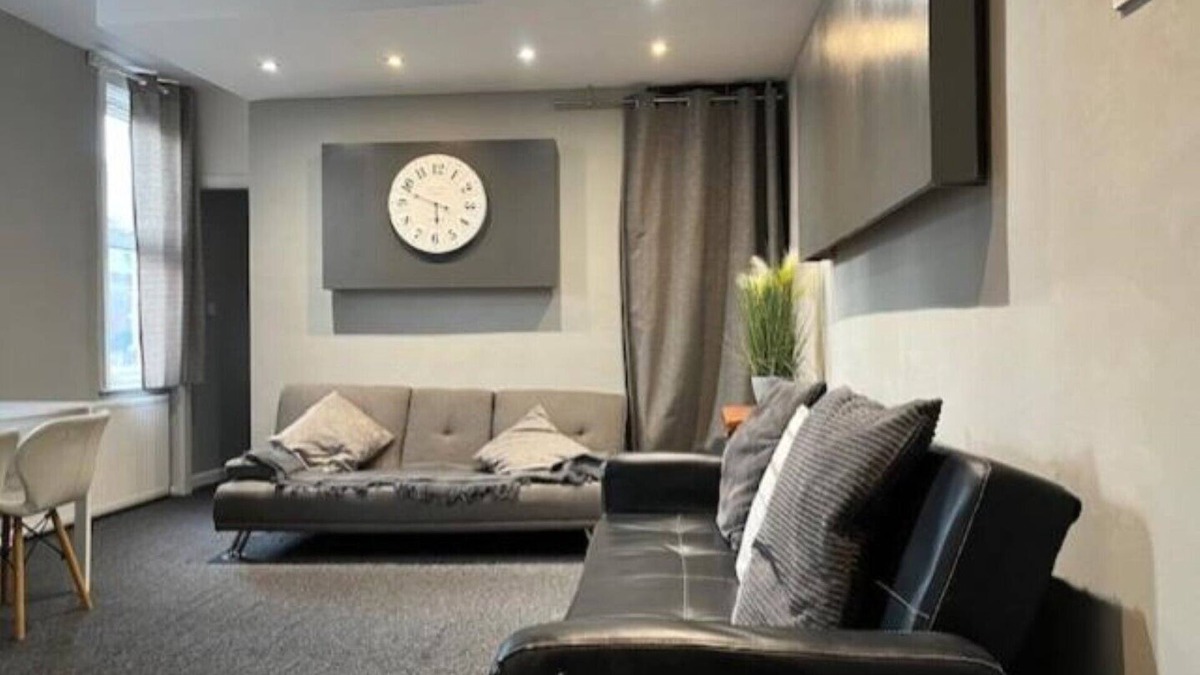 Forest Fields Apartment | 3 Bedroom Apartment Close to City Centre