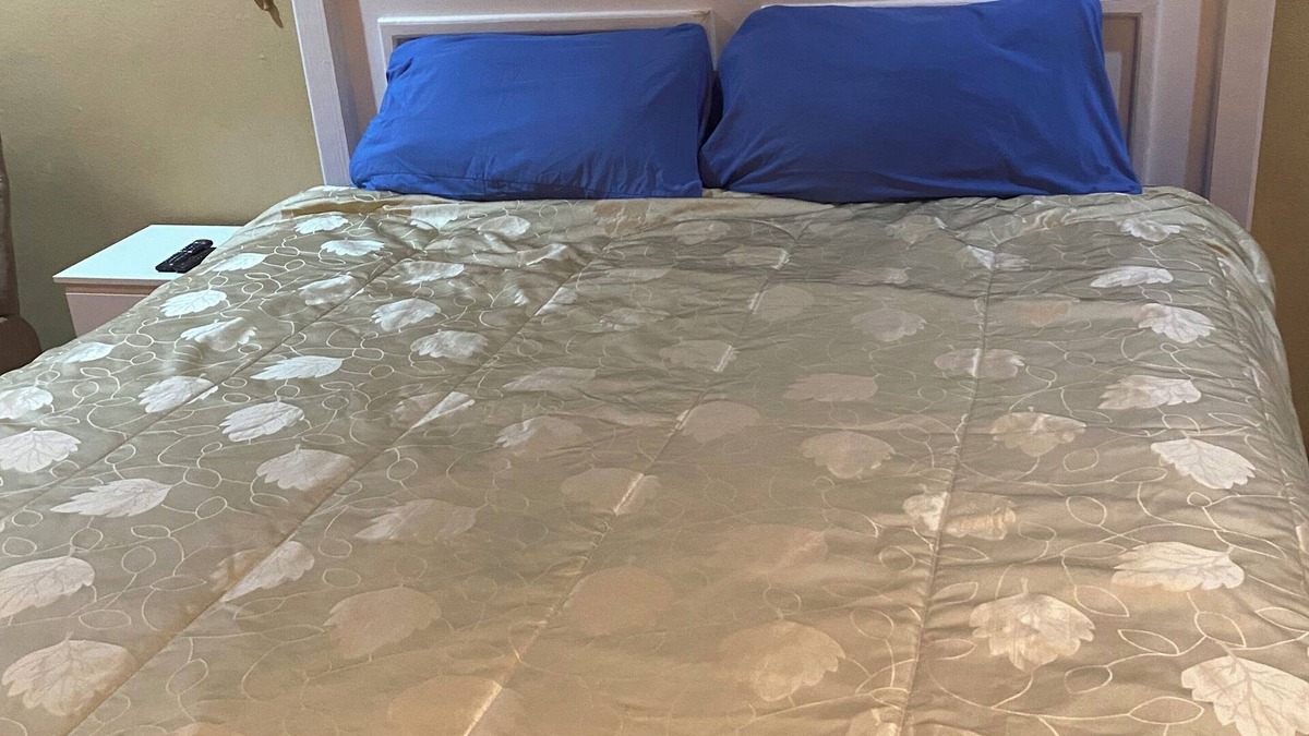 Gambier Apartment | 3-bedroom apartment in fantastic Nassau with Wi-Fi, AC