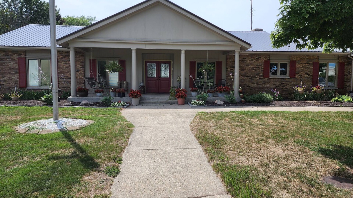 Goshen Apartment | 3-bedroom apartment in marvelous Goshen with WiFi, AC