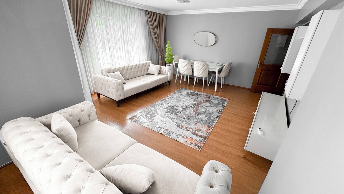 Kagithane Apartment | 3-bedroom apartment in enchanting Istanbul with WiFi, with Full Air Conditioning