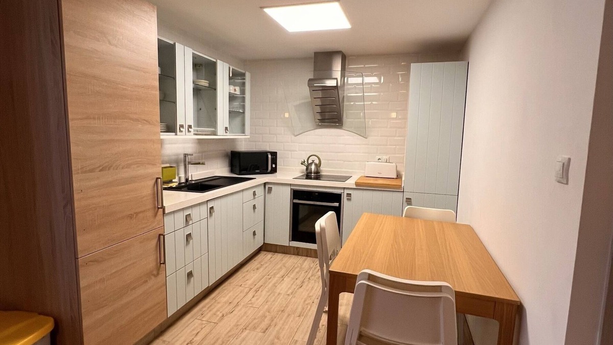 Chinorlet Apartment | 3 Bedroom Apartment With Shared Pool & Jacuzzi Close to Parque Sierra del Carche