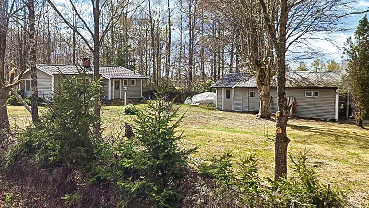 Torne House | 3 bedroom awesome home in Lönashult