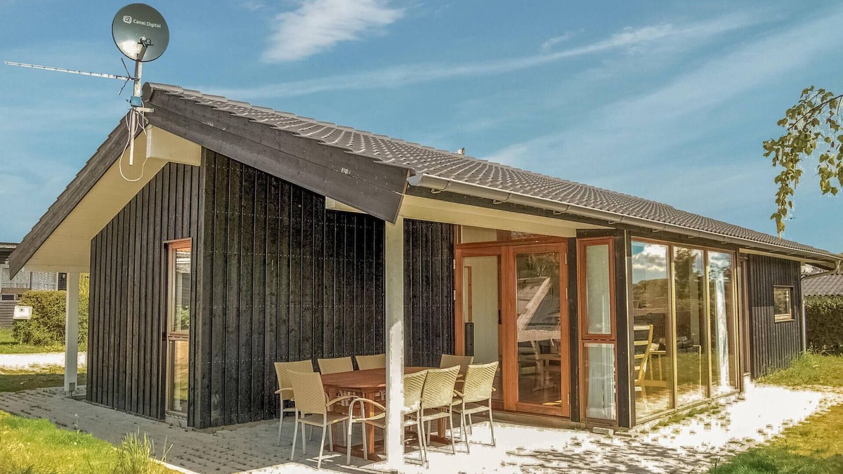 Ronde House | 3 bedroom awesome home in Rønde