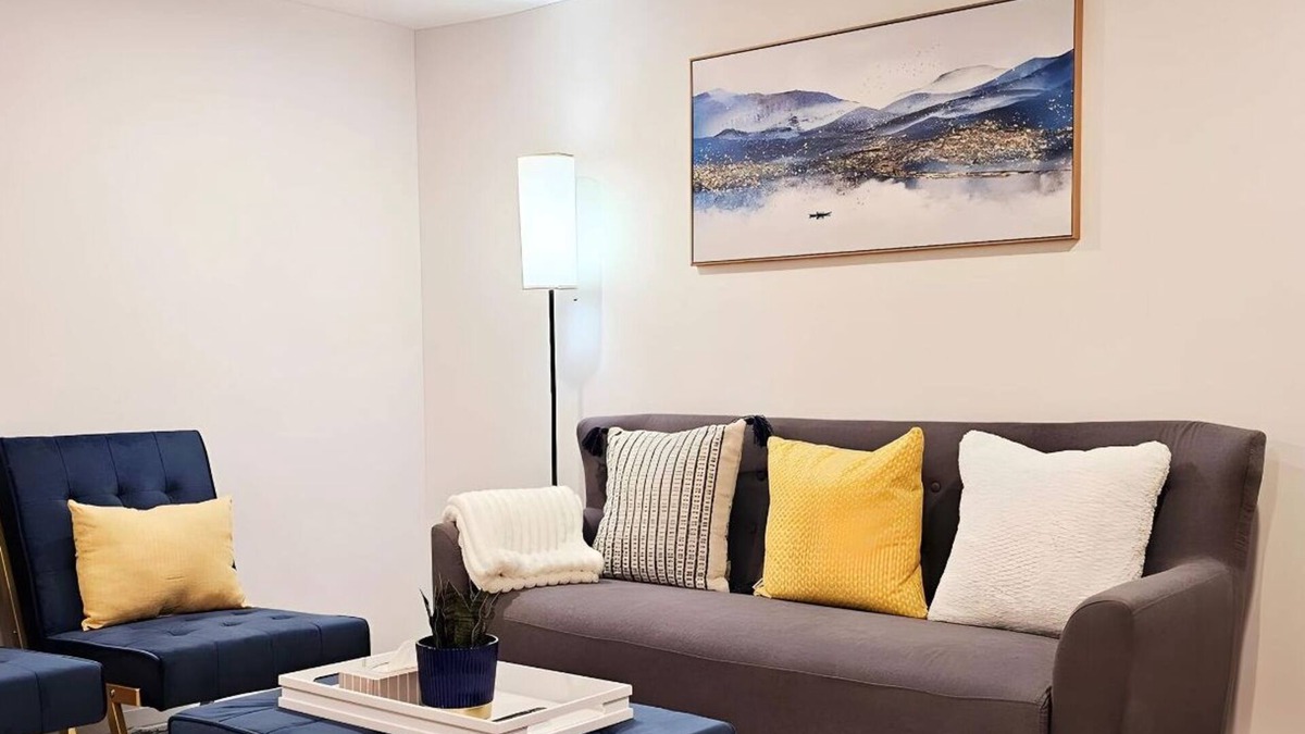 Whyte ave House | 3 Bedroom Basement Suite Walking Distance to UofA Hospital. Family Friendly!