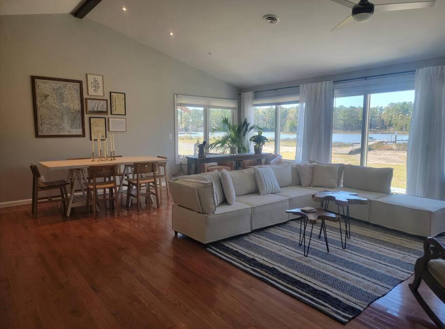 Onemo Villa | 3 Bedroom Bay Home with Private Dock & all the Amenities