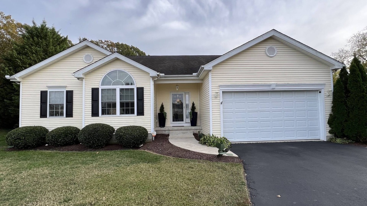 Keys Of Marsh Harbor House | 3 Bedroom Beach Home 1 mile from Rehoboth boardwalk