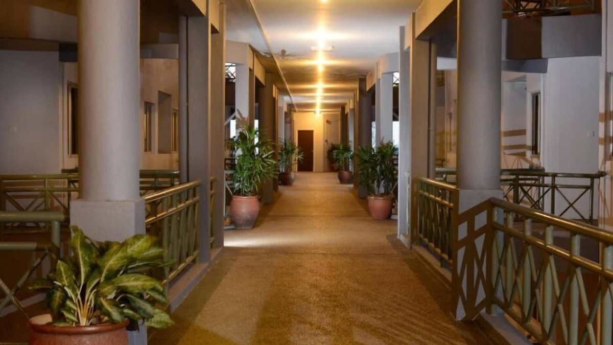 Kuala Teriang Apartment | 3 Bedroom Beachfront Apartment