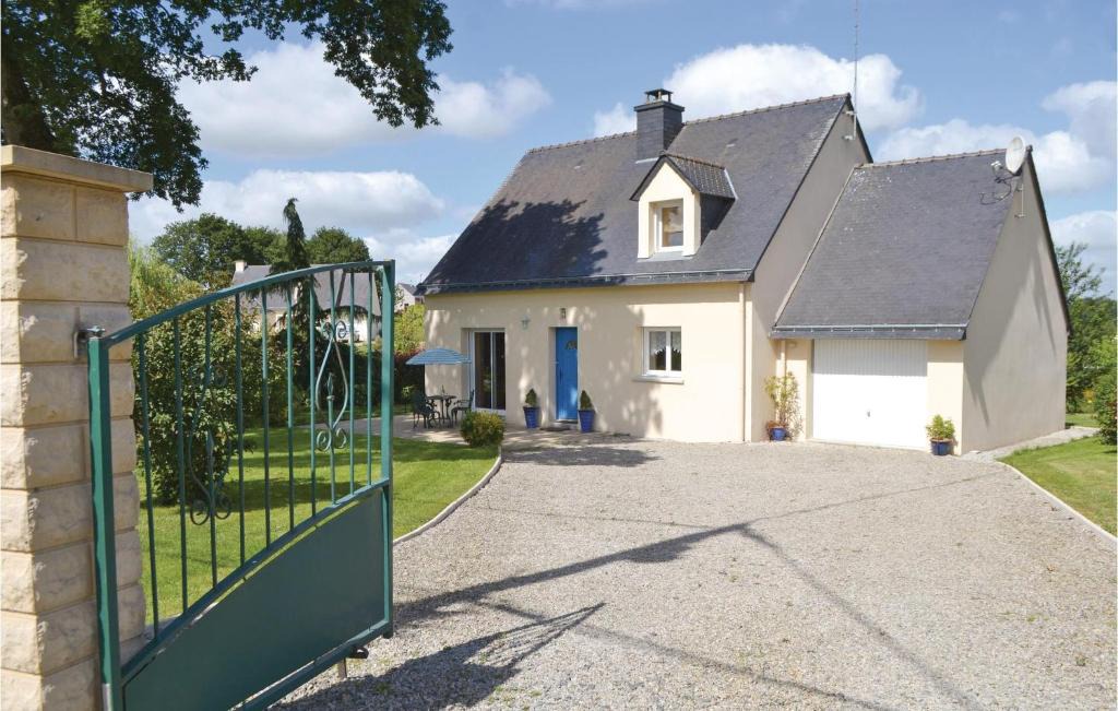 Guehenno House | 3 Bedroom Beautiful Home In Guehenno
