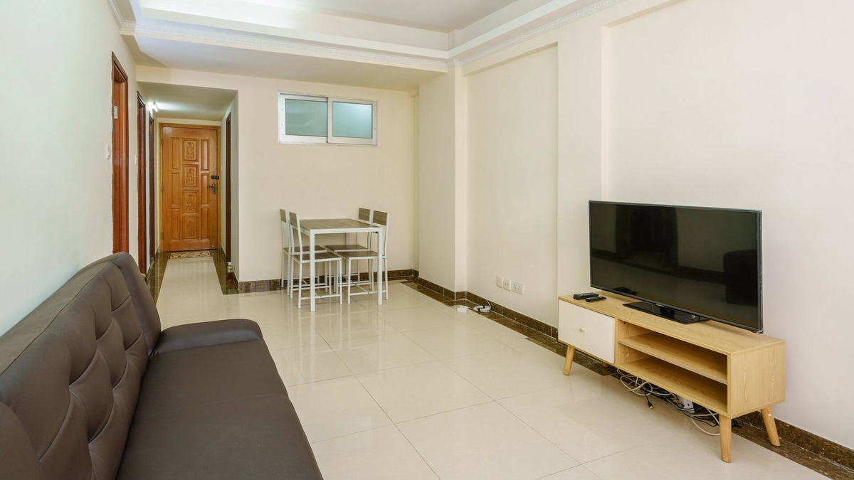 Quarry Hill Apartment | 3 bedroom big apt. + 2 bath near MTR, MY