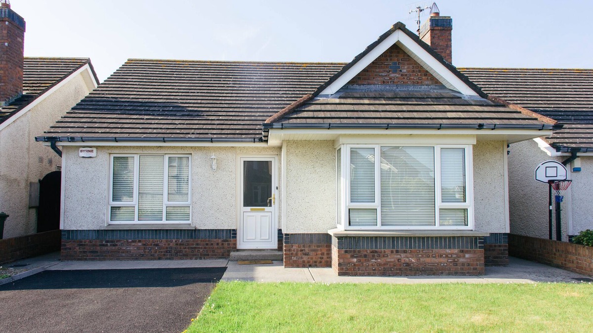 Bettystown House | 3 Bedroom Bungalow, close to all local amenities.