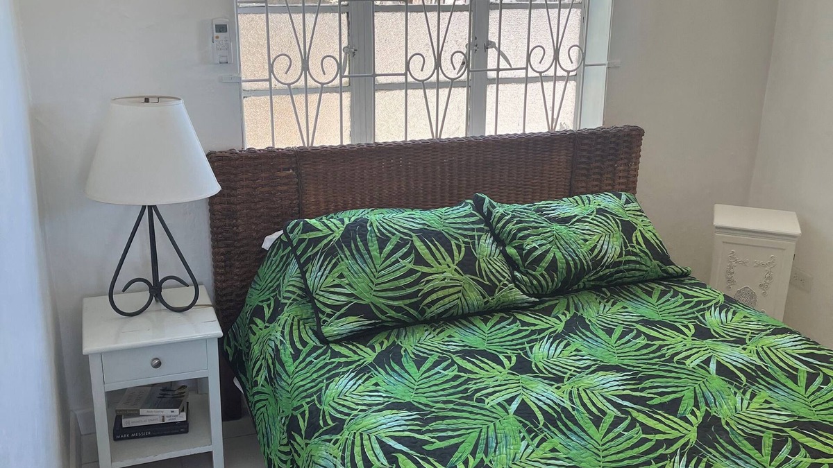 Oistins House | 3 Bedroom Bungalow near Miami Beach and Oistins,