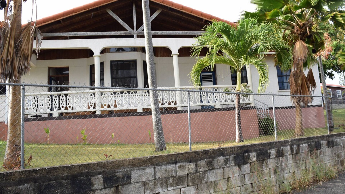 Arthurs Seat House | 3 Bedroom bunglow + 2Bedroom house adjacent to each other.