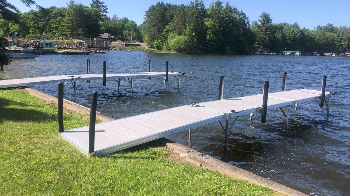 Manitowish Waters Cabin | 3-bedroom cabin - Manitowish Waters Chain of Lakes! Next To Town!