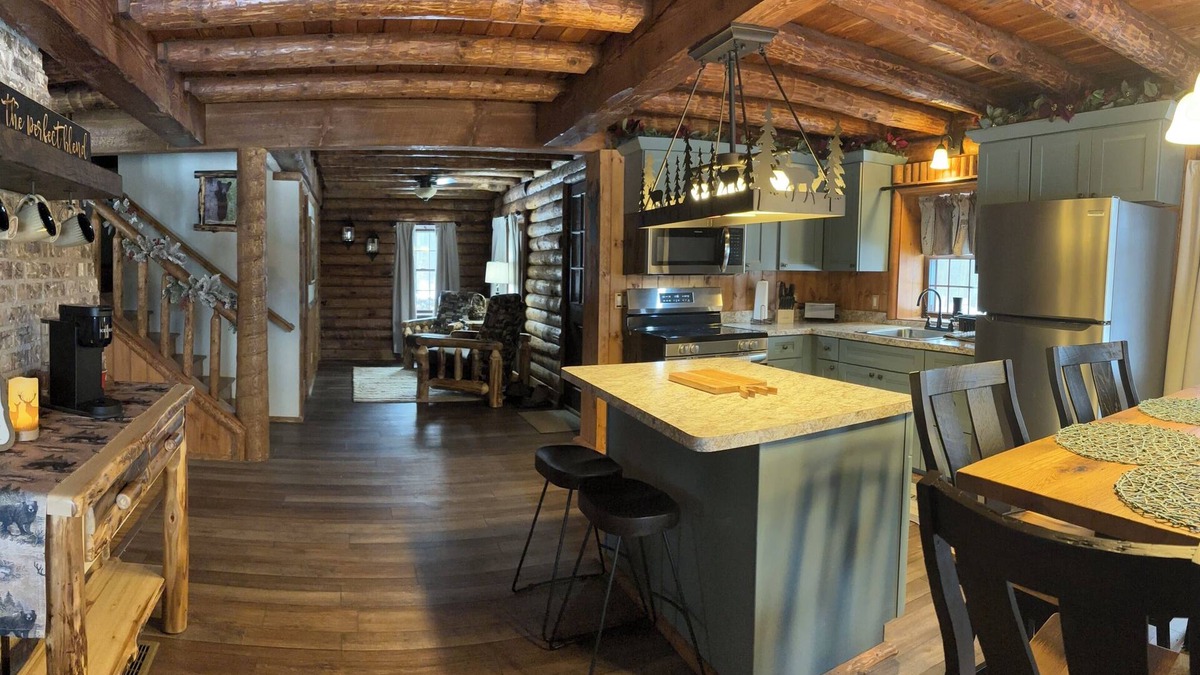 Shore Cabin | 3-bedroom cabin in country setting with AC, WiFi, 15-20 min. to local wineries.