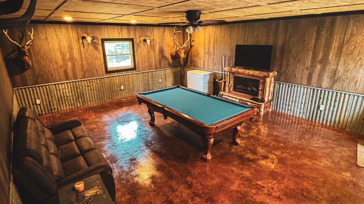 Angola Cabin | 3-bedroom cabin located in Steuben County home of 101 lakes!