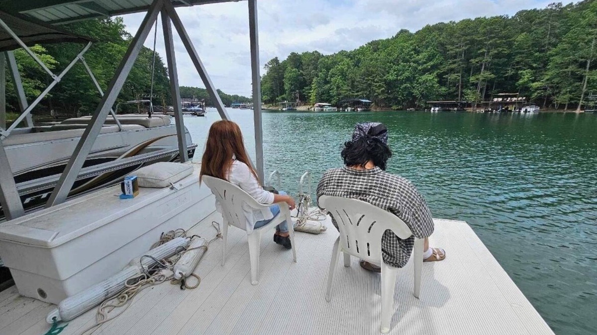 Buford Cabin | 3 bedroom Cabin on Lake Lanier Buford with WiFi, AC