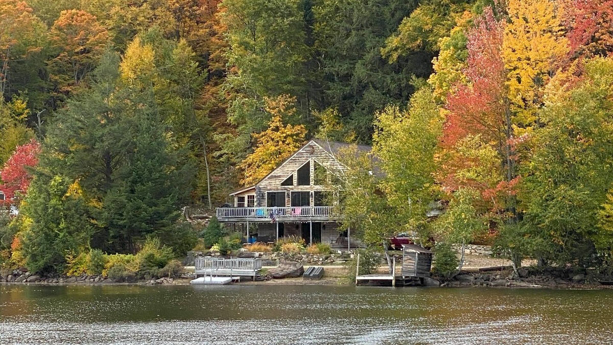 Stark Cabin | 3 Bedroom cabin on South Pond in Stark NH