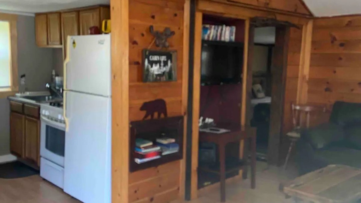 Carroll Cabin | 3-bedroom cabin with AC and WiFi in welcoming Carroll NH