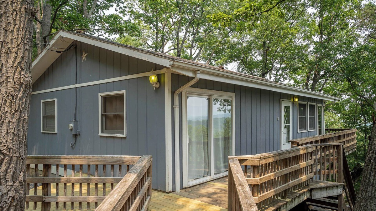 Luray Cabin | 3-bedroom cabin with GORGEOUS views