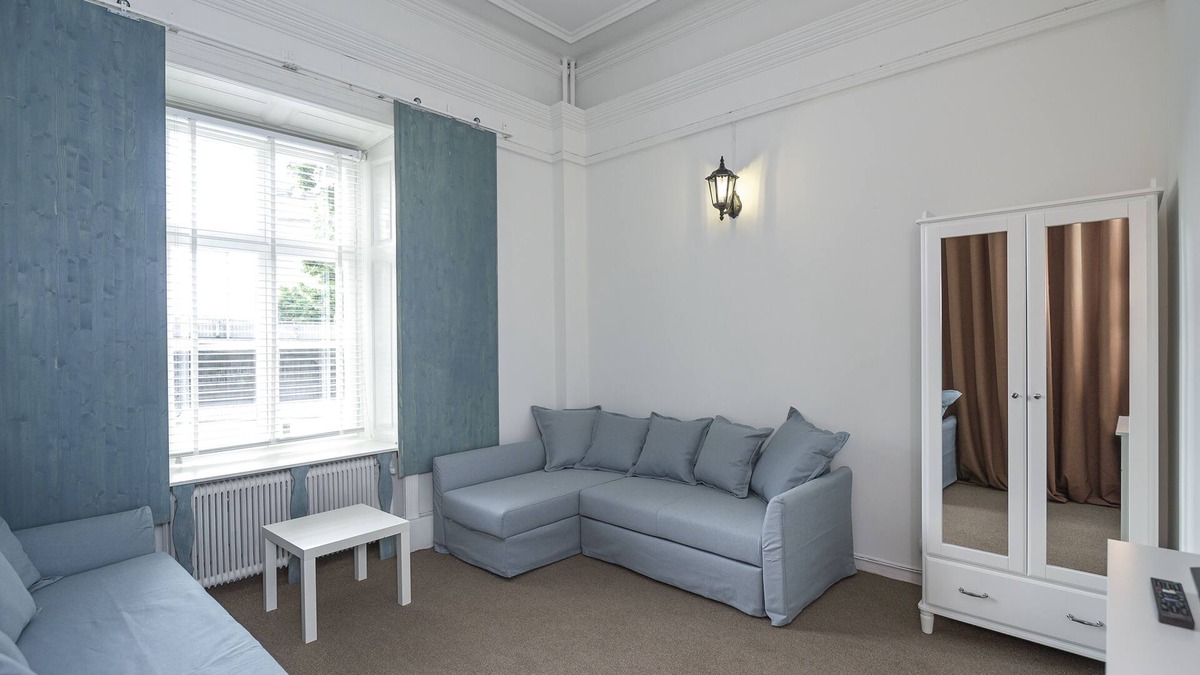 Gamla Stan Apartment | 3-Bedroom, Central, Own Entrance, Clean Loft-Styled Flat!