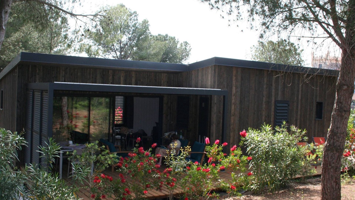 Agde Ski Chalet | 3-Bedroom Chalet near Beaches and Canal du Midi!