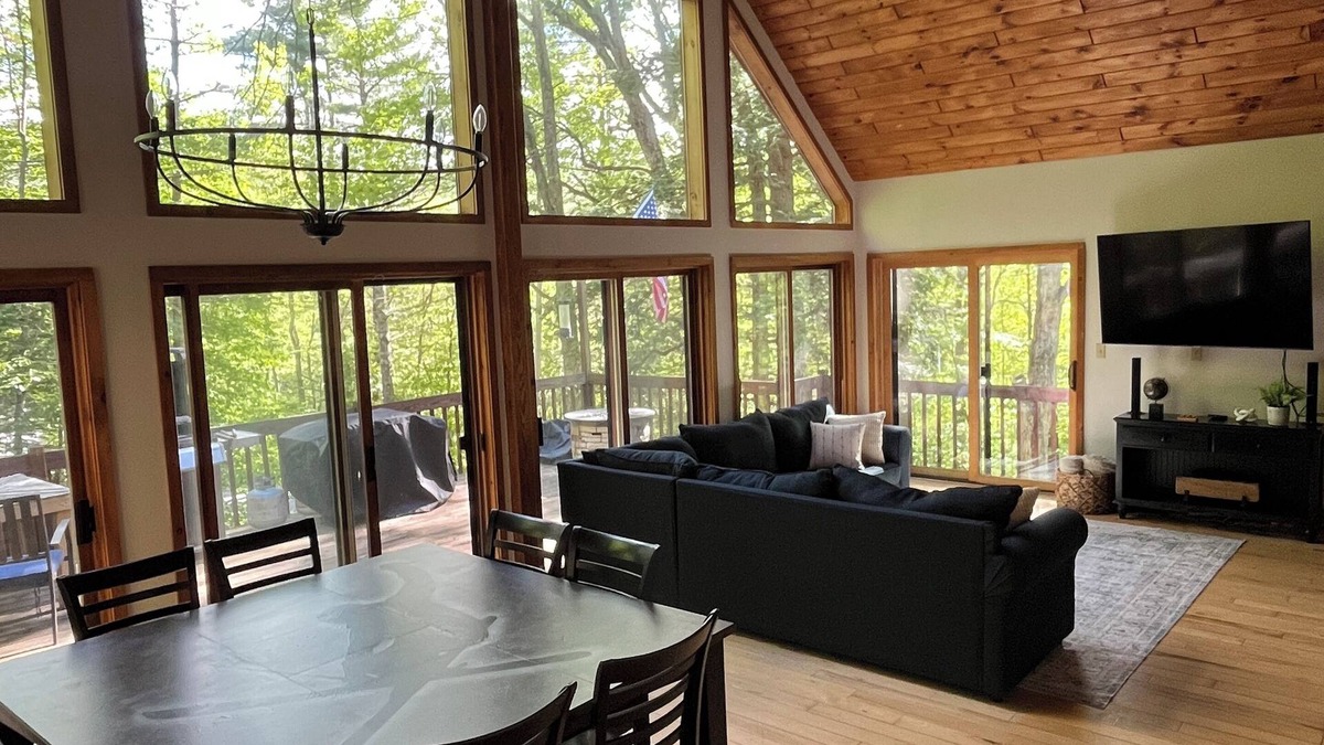Bradford Ski Chalet | 3-bedroom chalet next to skiing, hiking, boating and breweries