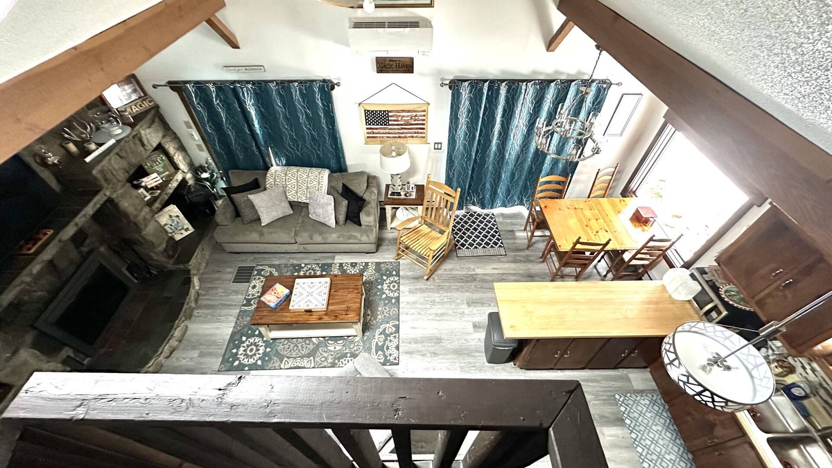 West Townshend Ski Chalet | 3+ - bedroom chalet with loft just 10 minutes from Magic Mountain Ski Resort