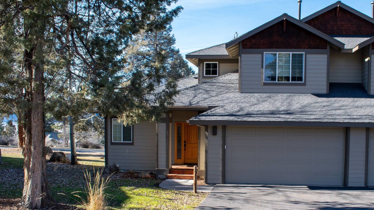 Klamath Falls Condo | 3-bedroom condo in the charming, serene Running Y Ranch Resort, Klamath Falls