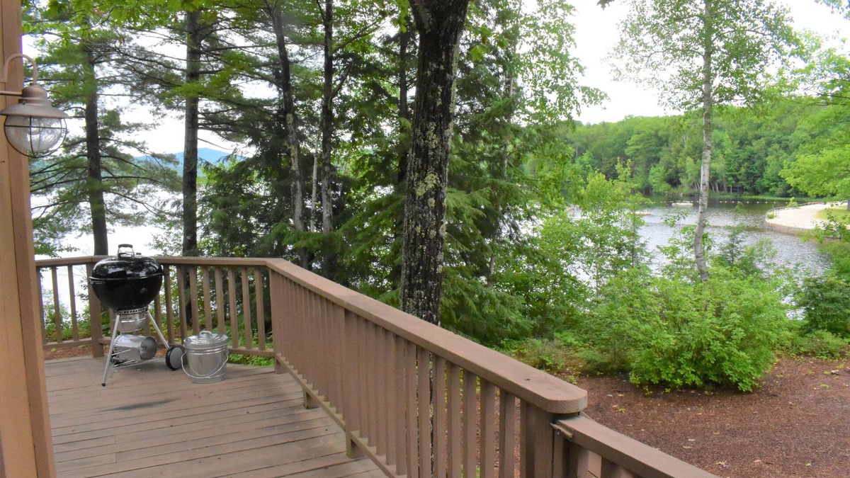 Grantham Condo | 3 bedroom condo in Eastman with lake views from nearly every room