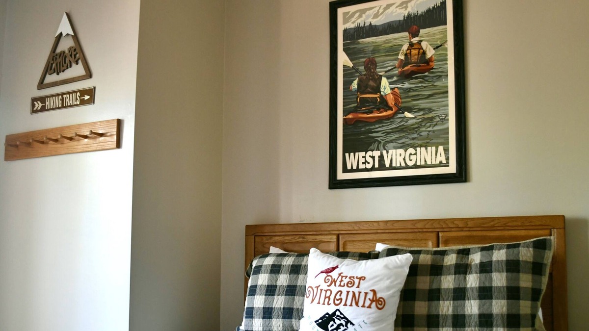 Davis House | 🕶 3 Bedroom Condo 🕶 Minutes From Blackwater Falls and Canaan Valley Resort 🐿
