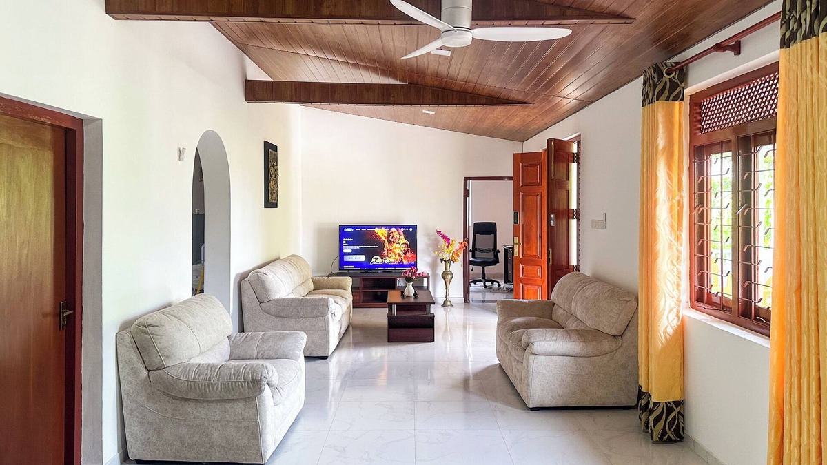 Panadura Apartment | 3-Bedroom Convenient Apartment with WiFi, AC, The Hub Residences