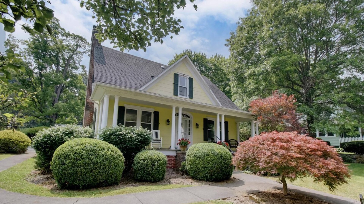 Valley Springs House | 3 Bedroom Cottage in the Heart of Hot Springs