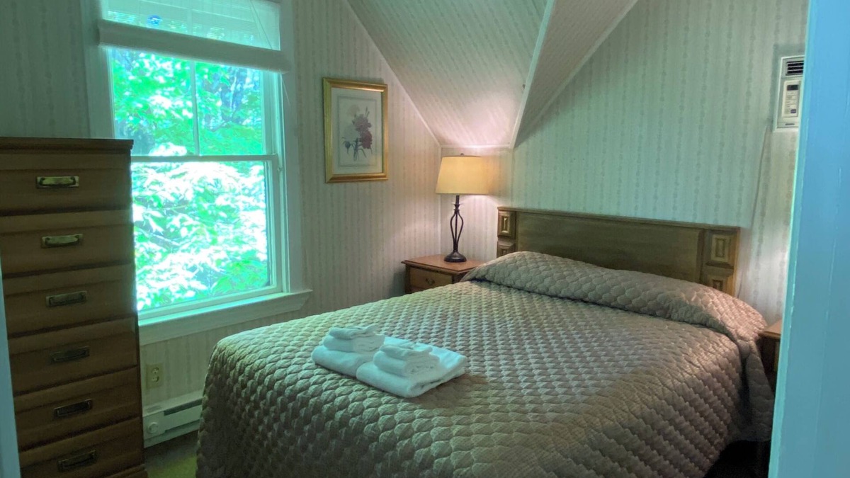 Poland Cottage | 3 Bedroom Cottage at the 500 acre Poland Spring Resort with lots of onsite activities!