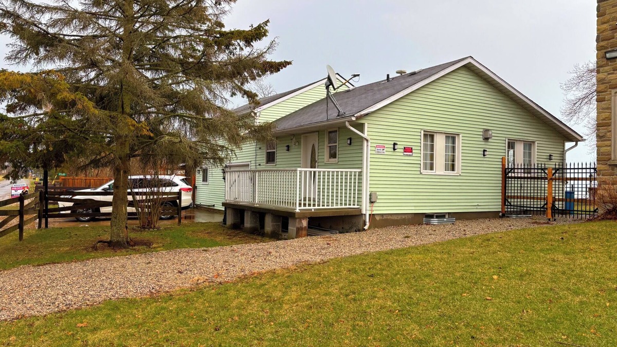 Hamilton Cottage | 3-bedroom cottage with WiFi and AC in Dunnville