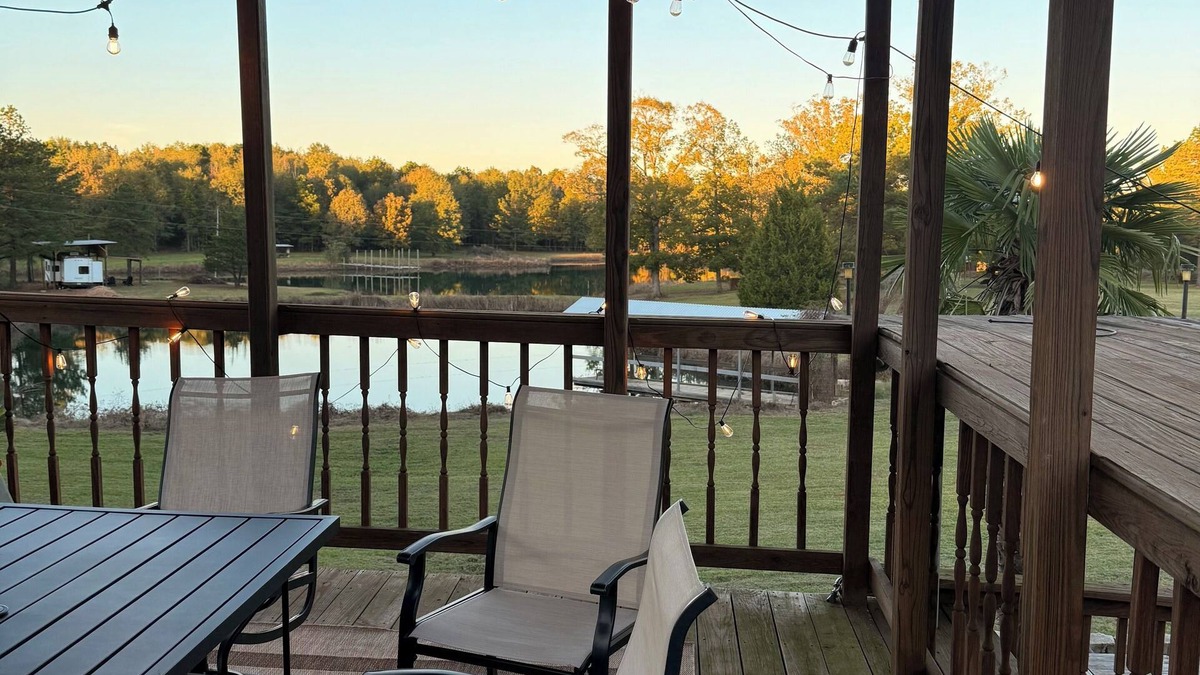 Bethany Other | 3-bedroom country home remodeled in charming Keithville Ranch with AC, wi-fi.