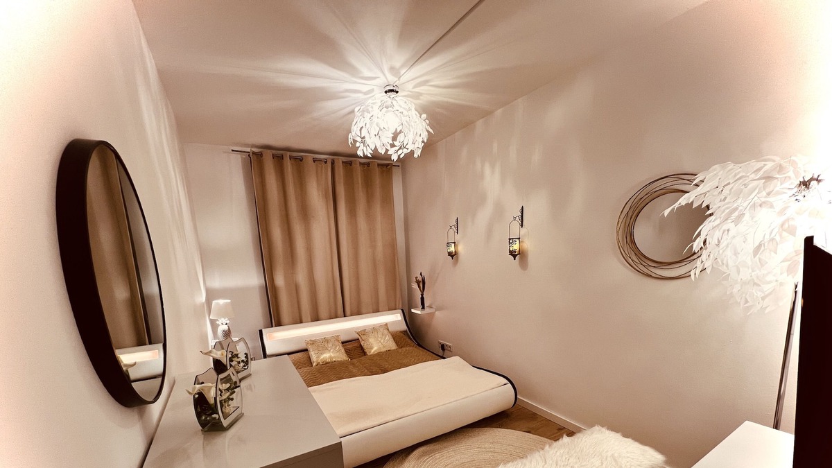 New Town Apartment | 3 bedroom cozy atmosphere Cologne right next to restaurants, shops & cafes